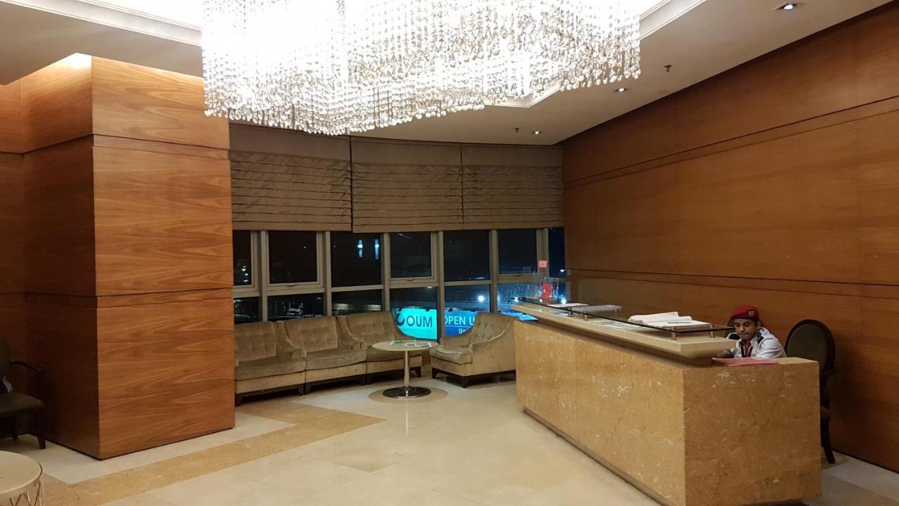 Starsbed Klcc Skyview Roof Pool Hostel Куала-Лумпур Экстерьер фото