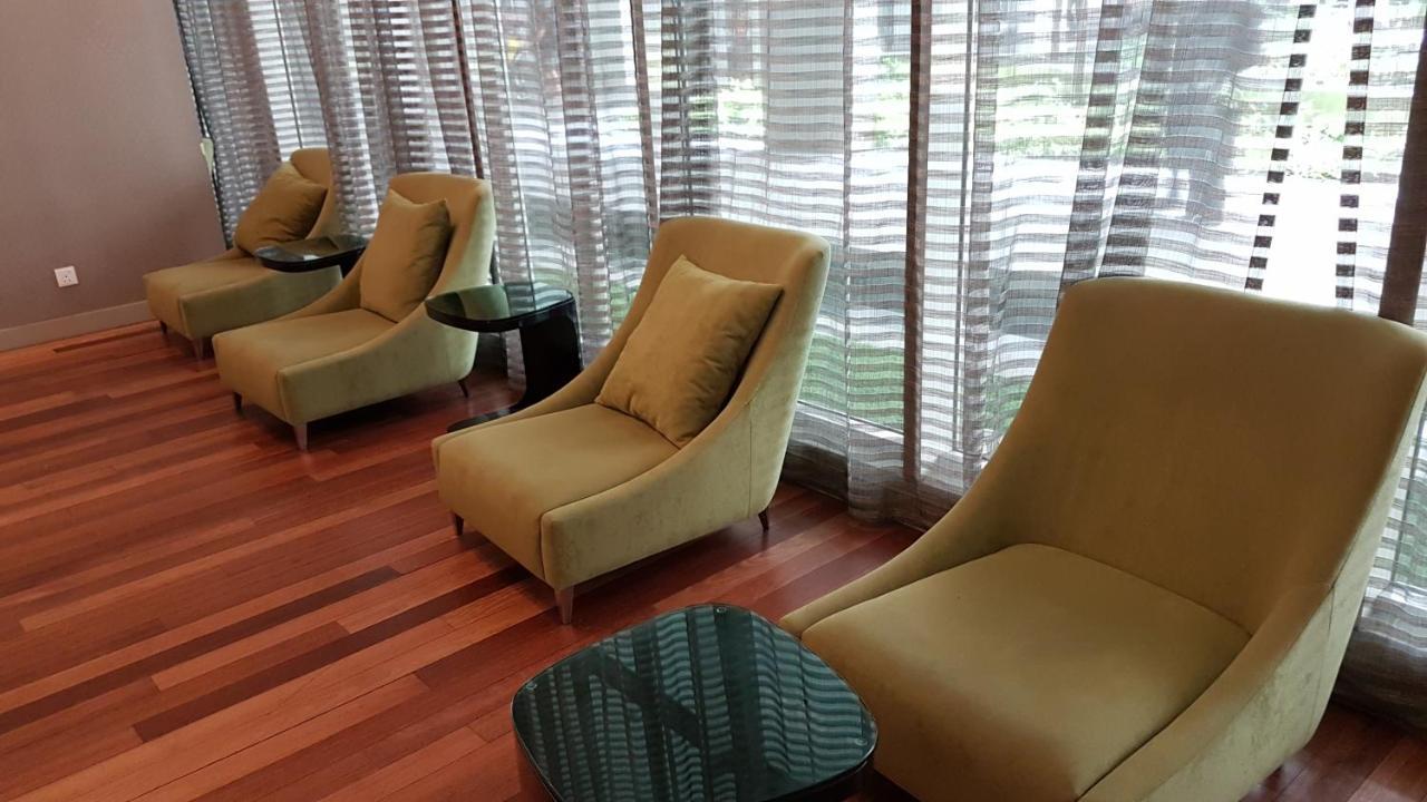 Starsbed Klcc Skyview Roof Pool Hostel Куала-Лумпур Экстерьер фото