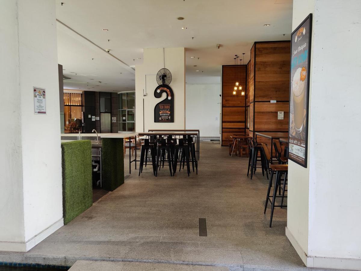 Starsbed Klcc Skyview Roof Pool Hostel Куала-Лумпур Экстерьер фото